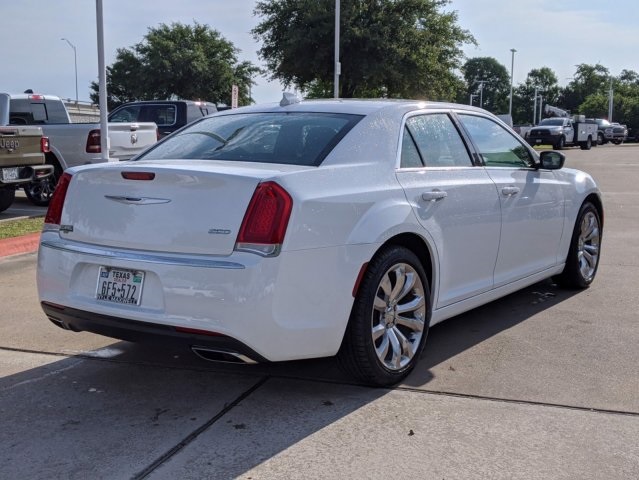 Chrysler 2019 300