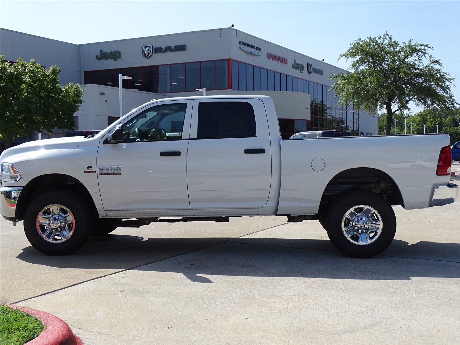 New 2018 RAM 2500 Tradesman Crew Cab in Austin #JG302363 | Nyle Maxwell